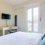 Penthouse Jolanda Meran-O